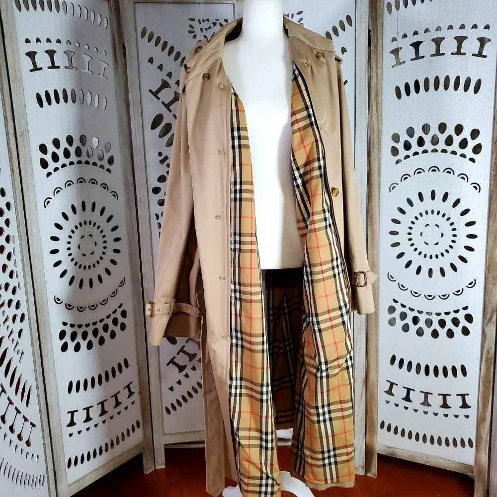 Vintage Burberry Trench Coat Removable Liner Wool, Classic, Timeless - Picture 4 of 16